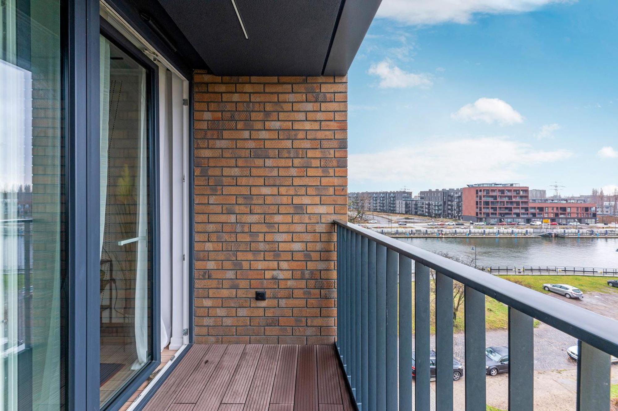 Chlebova - Riverside View Terrace, Free Parking, Gym & Kidsplay By Downtown Apartments Гданск Стая снимка